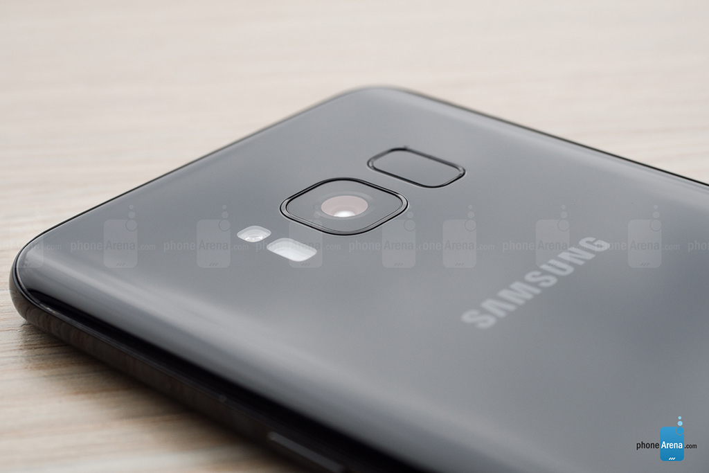 galaxy-s8-YYp-tYng-goc-cYnh_10