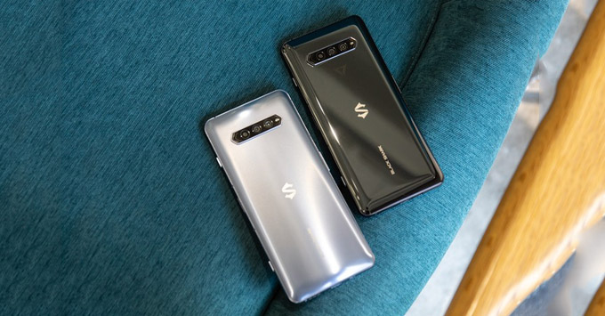 Black Shark 4 Pro có phiên bản với thiết kế tương đối phổ thông