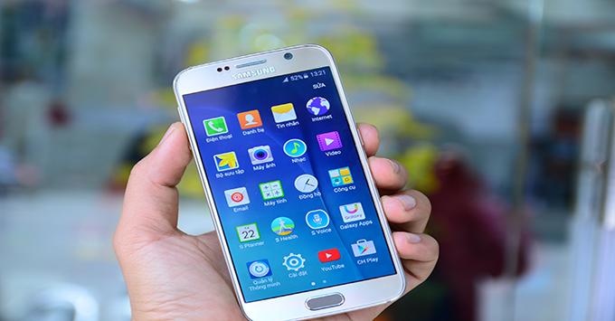 Samsung Galaxy S6 Edge đang có giá rất tốt